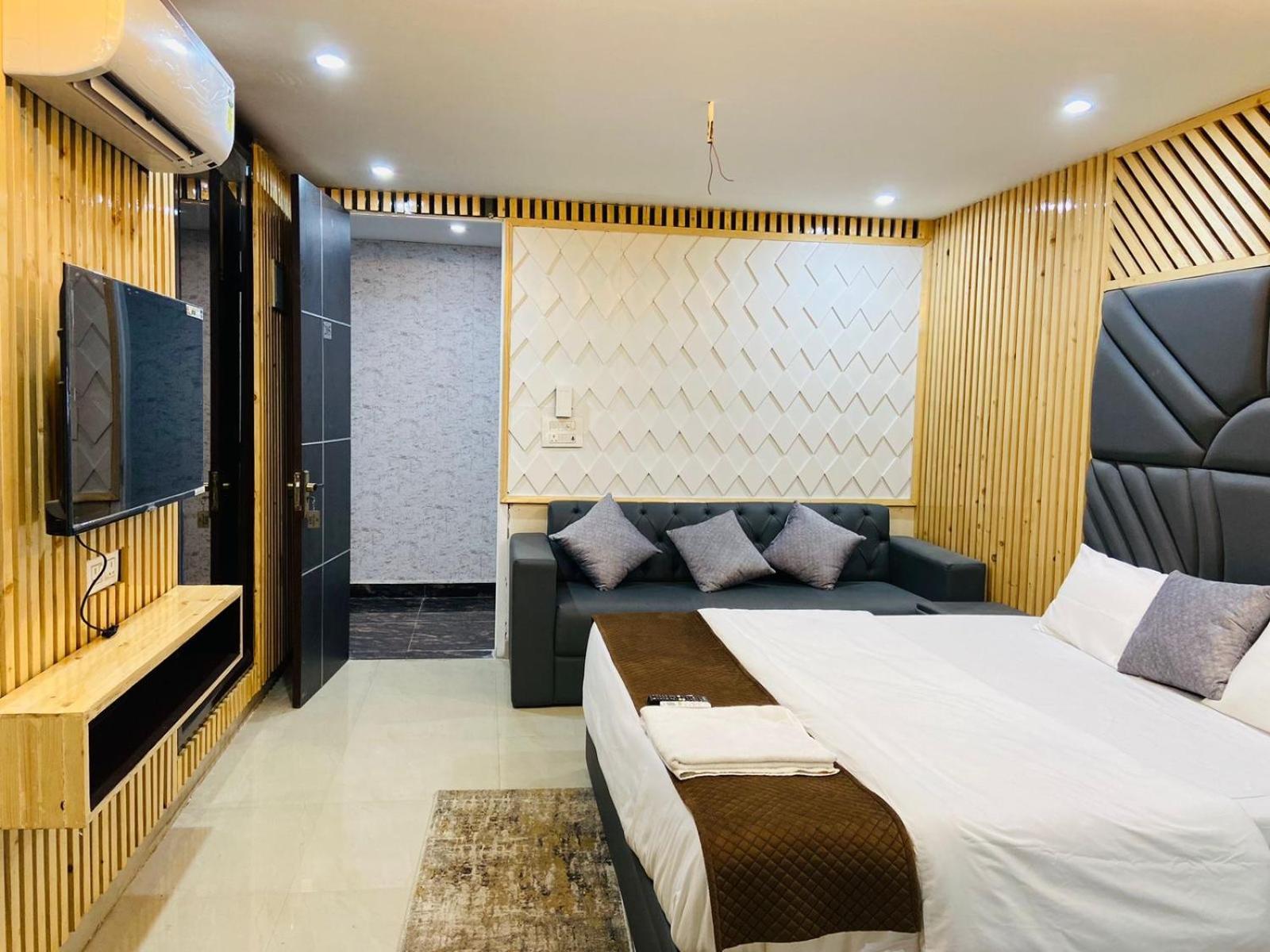 Hotel Bob Adventures Dehradun Esterno foto