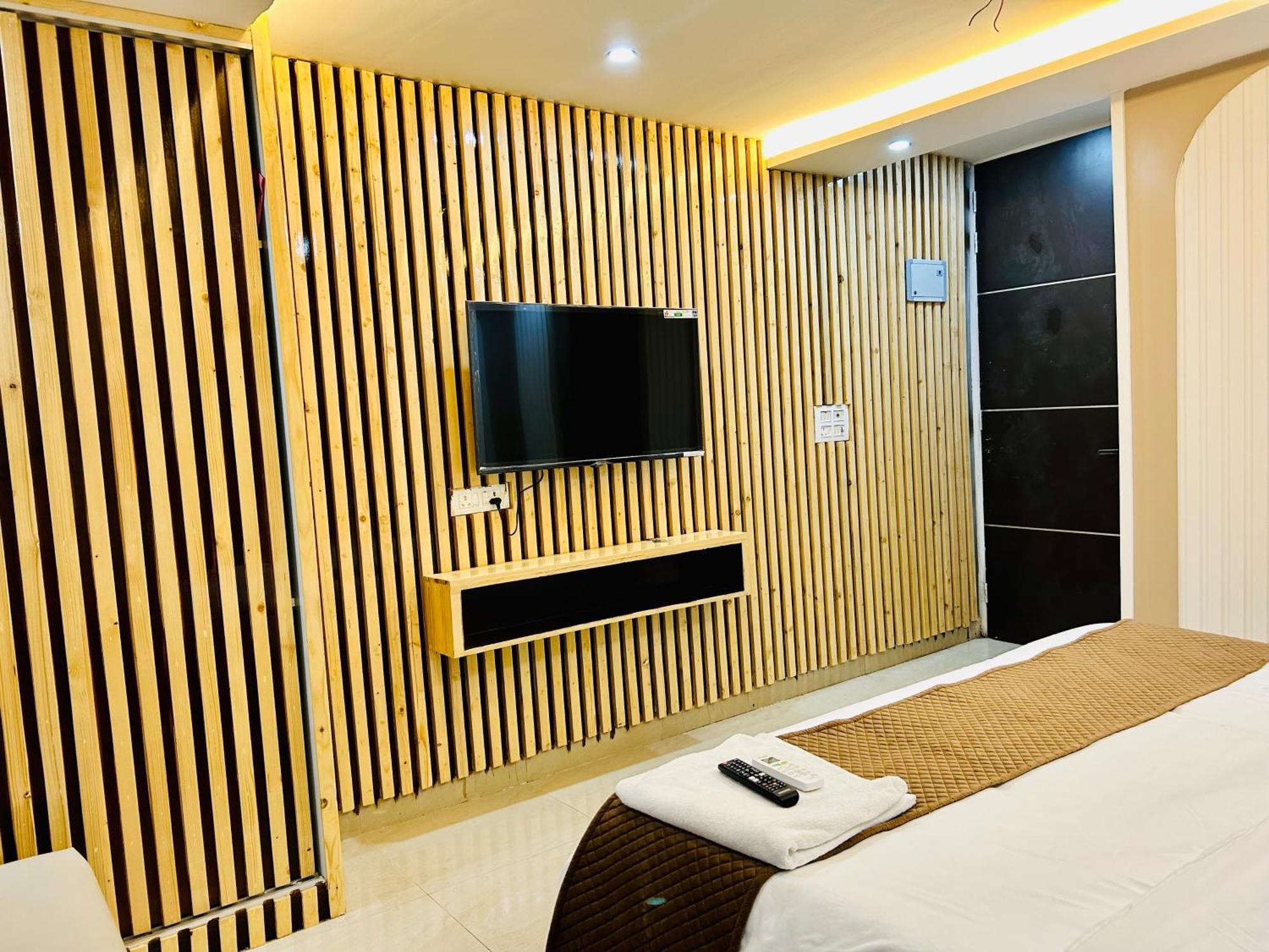 Hotel Bob Adventures Dehradun Esterno foto